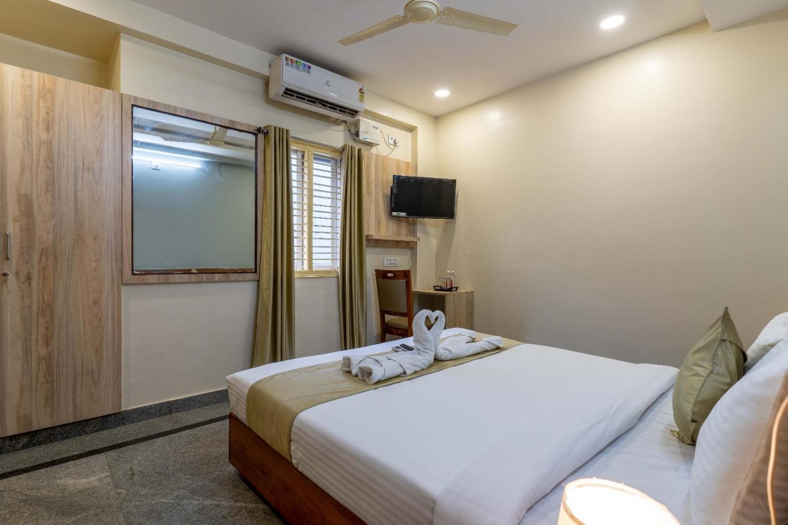 Hotel Chalet, Madiwala Бангалор Экстерьер фото