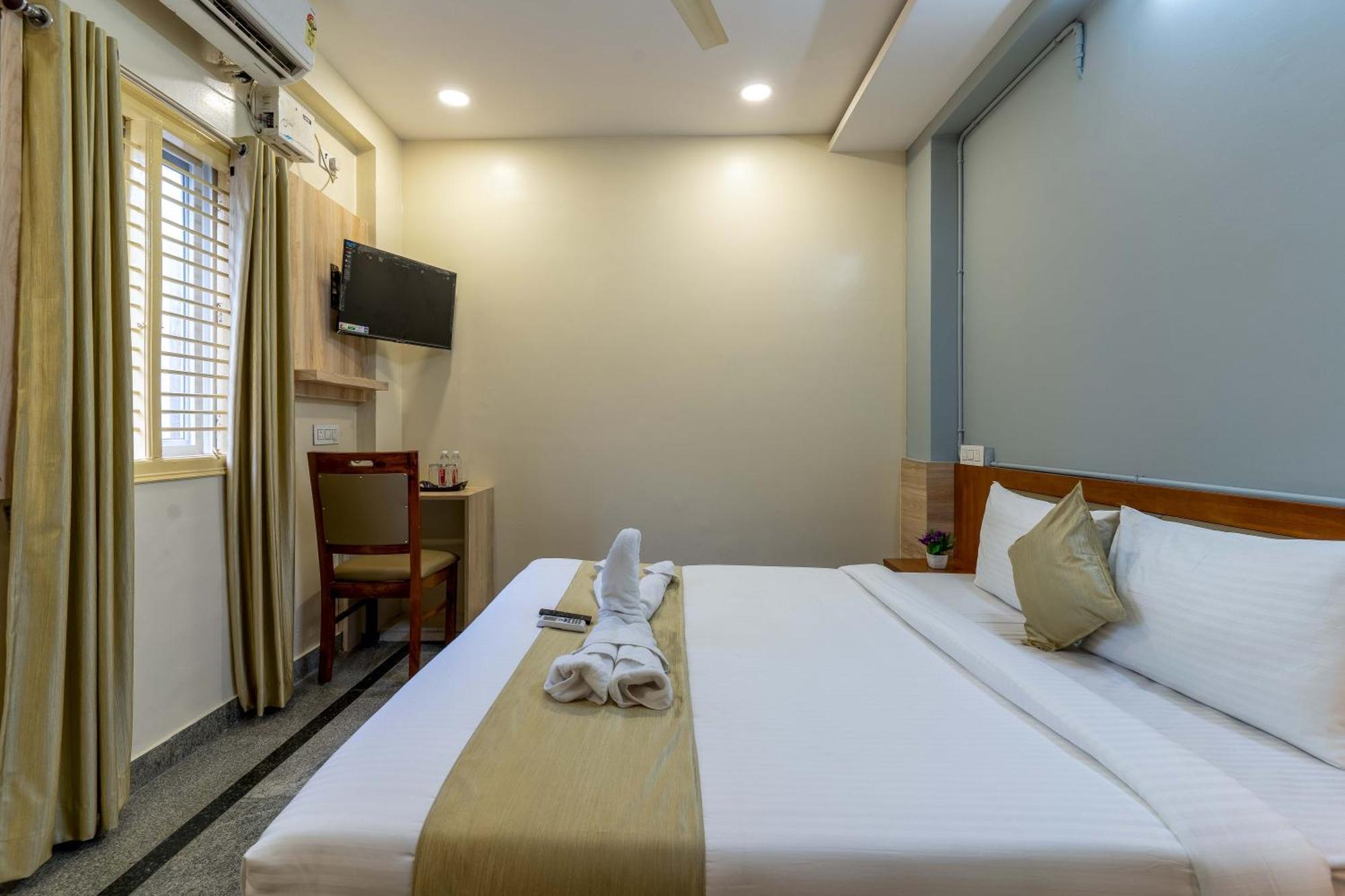 Hotel Chalet, Madiwala Бангалор Экстерьер фото